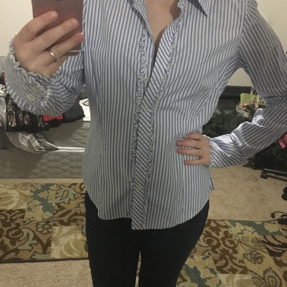 LILLY PULITZER Button Down Ruffle Shirt! Size 6